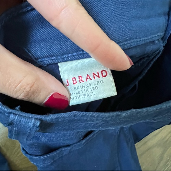 J Brand 811 skinny jeans in Nightfall, size 27 - Picture 6 of 8